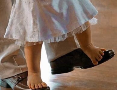Kako društvo tretira očeve? 6 najčešćih predrasuda o očevima u savremenom društvu